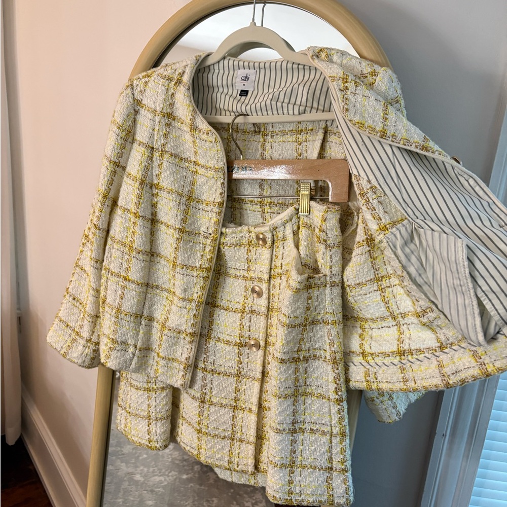 Cabi suit set. Padded blazer and skirt